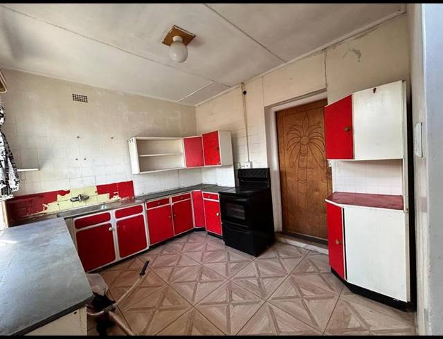 6 BEDROOM HOUSE FOR SALE IN KENSINGTON